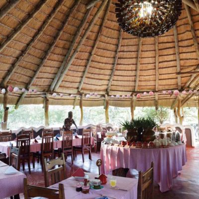 10Planet Baobab - Restaurant & chandelier 2