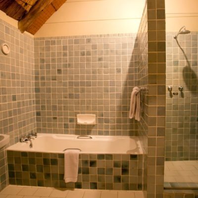 Ilala Lodge bathroom 2