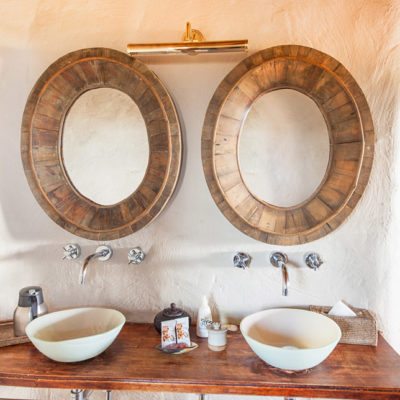 Kwando Tau Pan bathroom