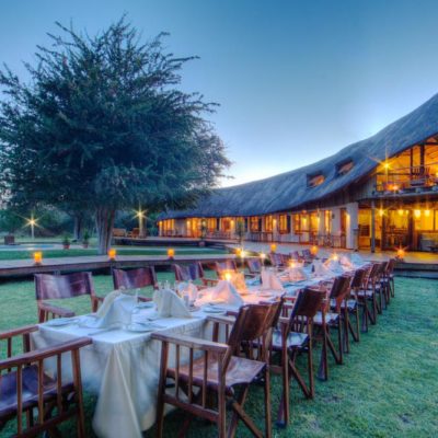 Leroo-La-Tau-Outdoor-Dining
